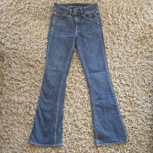 American Eagle Outfitters Women's Flare Jeans in Classic Blue, Super Stretch